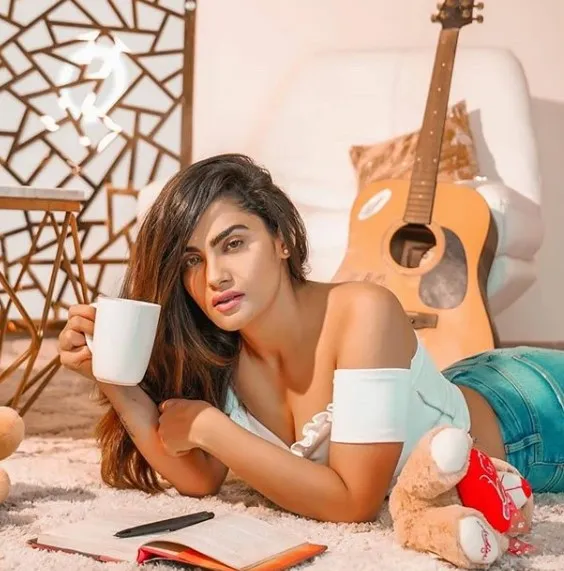 Rose Escorts Service