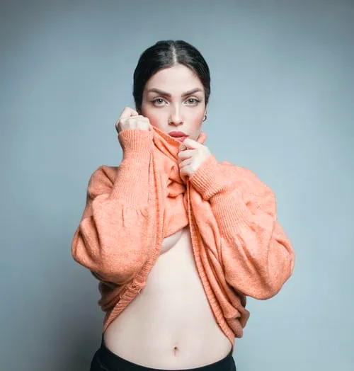 naina escorts Service