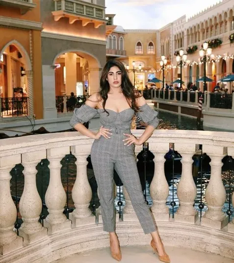 Riya escorts in Raipur