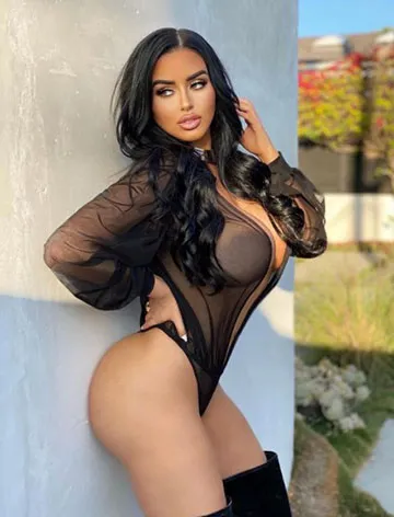 Jessica Busty Call Girl